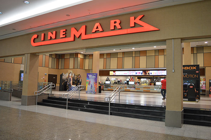 Cinemark - Midway Mall foto 2