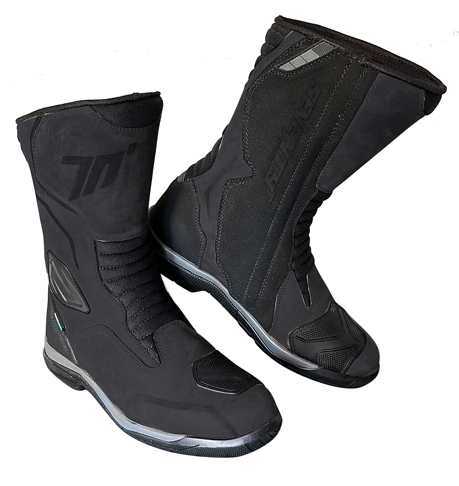 Nueva gama de botas Touring y Adventure de Seventy Degrees - Formulamoto