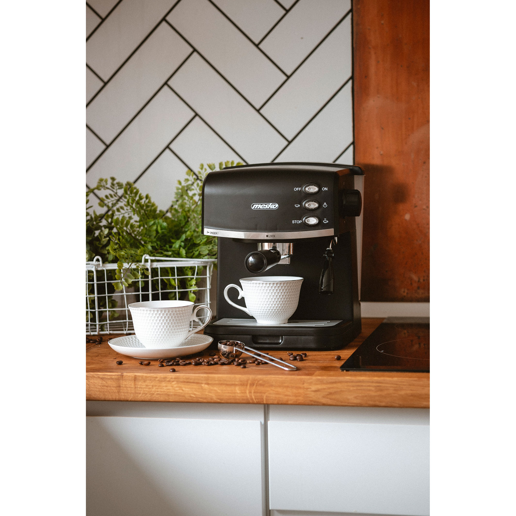 Mesko Ms 4409 Cafetera Espresso Manual 15 Bares, Depósito 1,5 L, Para Preparar Café Latte, Espresso Y Capuccino, Vaporizador Para Espumar Negro, 850