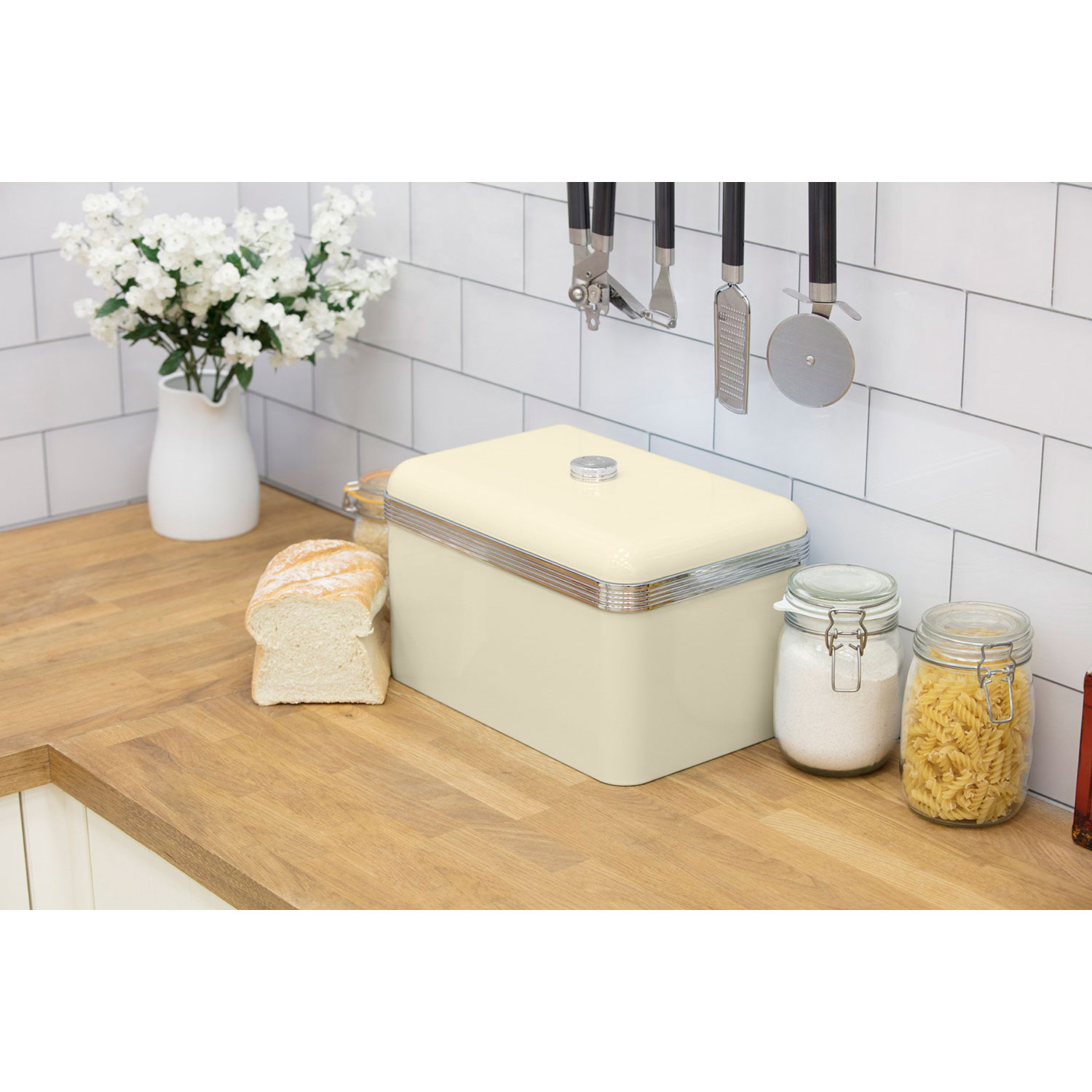 Swan Retro Swka1010 Cn Panera De Mesa Para Guardar Pan, Capacidad 18  Litros, Contenedor De Metal Para Almacenamiento Pan Y Bollería, Bread Bin,  Diseño Vintage, Crema