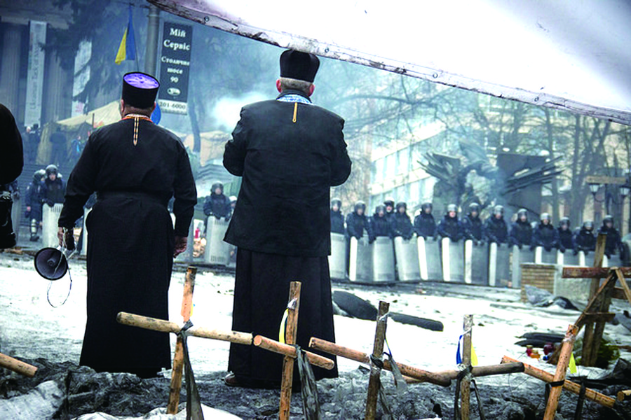 烏克蘭抗爭過程中，教會在背後提供民眾一股安定的力量。（photo by  Sasha Maksymenko on Flickr- used under Creative Commons license）