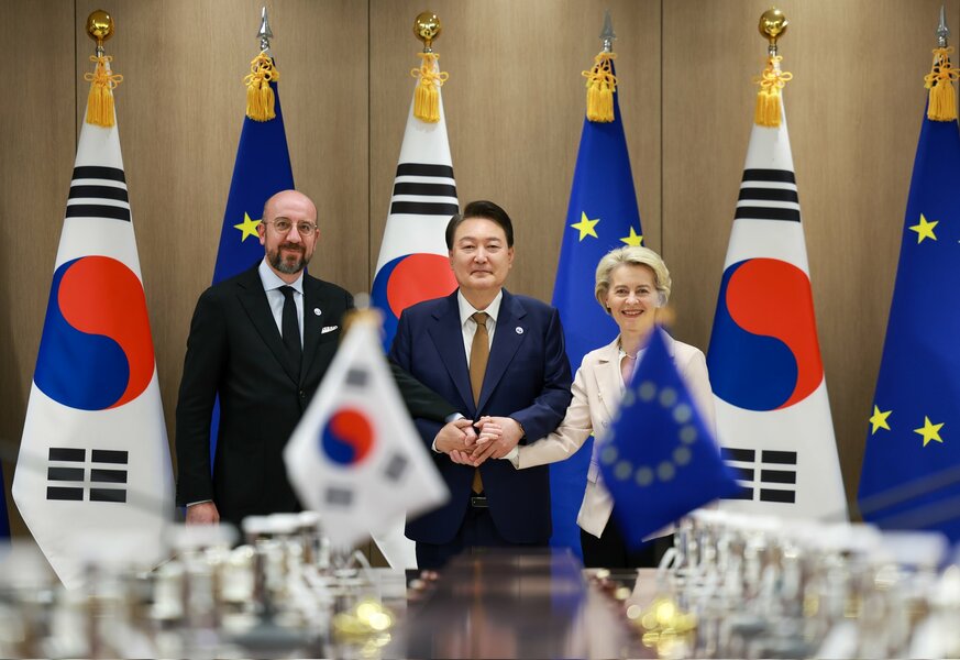 南韓總統尹錫悅（中）10日宣佈，要在北約峰會上討論如何解決朝核問題。（Photo from @President_KR via Twitter）