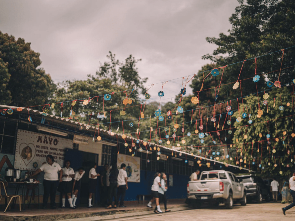 resilient communities working together in tree planting