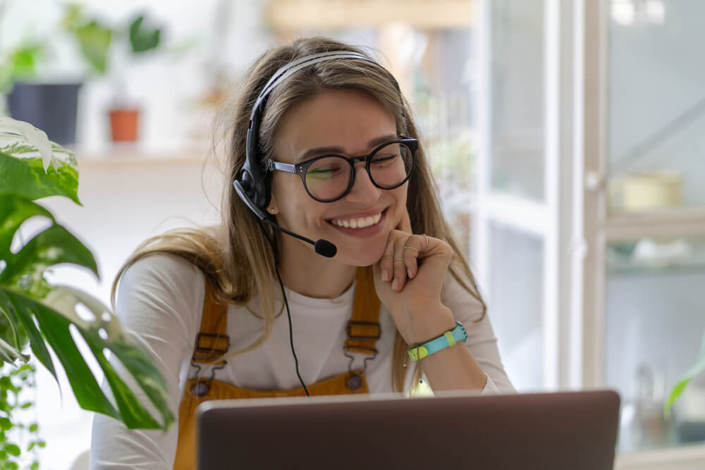 A women smiling 