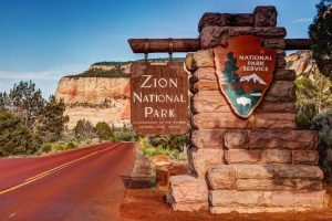 East,Entrance,Zion,National,Park,Sign,Utah