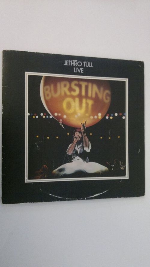 Live - Bursting Out - Jethro Tull | Finlandia Kirja | Osta Antikvaarista - Kirjakauppa verkossa