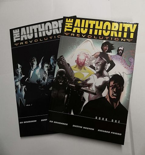 The Authority: Revolution Books 1-2 - Brubaker - Nguven - Friend | Ilkan kirja ay | Osta Antikvaarista - Kirjakauppa verkossa