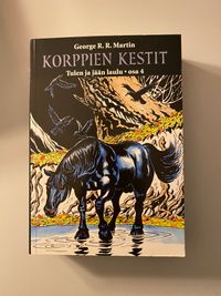 Tulen ja jään laulu Osat 1-4 (5 kirjaa) Valtaistuinpeli, Kuninkaiden  koitos, Miekkamyrsky 1-2, Korppien kestit, - Martin George R. R. | Ajan Tv  & Video Center oy | Osta Antikvaarista - Kirjakauppa verkossa