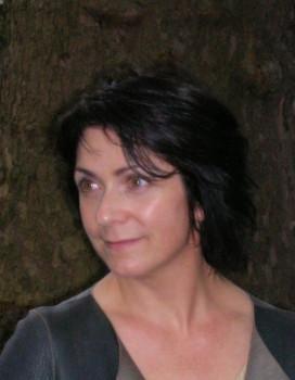Kirjailija Denise Mina / Antikvaari.fi