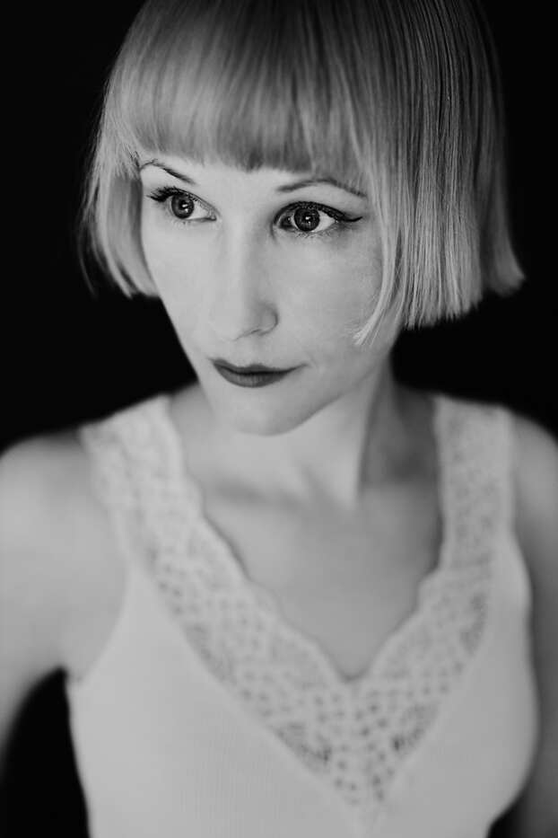 Kirjailija Iida Rauma / Antikvaari.fi