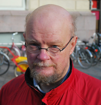 Kirjailija Osmo Soininvaara / Antikvaari.fi