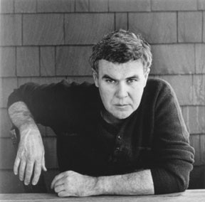 Kirjailija Raymond Carver / Antikvaari.fi