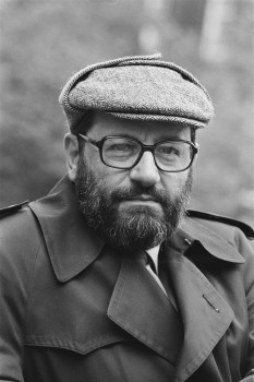 Kirjailija Umberto Eco / Antikvaari.fi