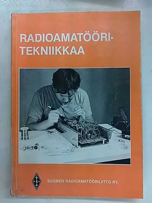 Radioamatööritekniikkaa | Antikvaarinen Kirjakauppa Tessi | Osta Antikvaarista - Kirjakauppa verkossa