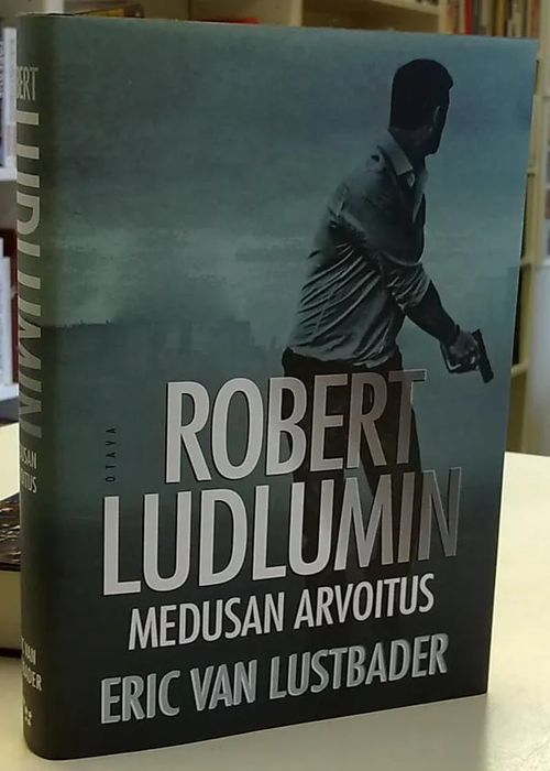 Robert Ludludmin Medusan arvoitus - Lustbader Eric Van | Antikvaarinen Kirjakauppa Tessi | Osta Antikvaarista - Kirjakauppa verkossa