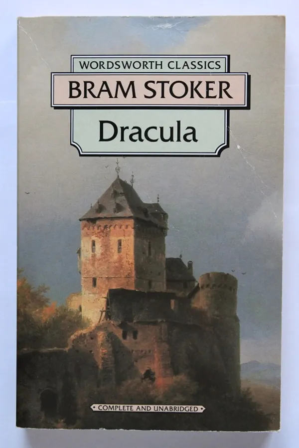 Dracula - Stoker Bram | Cityn Kirja | Osta Antikvaarista - Kirjakauppa verkossa