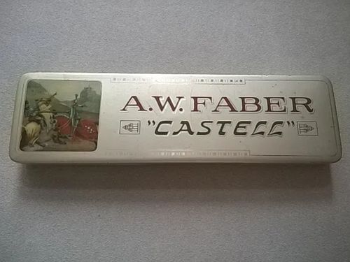 A. W. Faber "Castell" -peltinen kynäkotelo | Helsingin Antikvariaatti | Osta Antikvaarista - Kirjakauppa verkossa