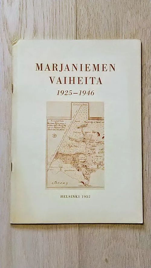 Marjaniemen huvilayhdyskunta : muistelmia sen synnystä ja kehityksestä aina Helsingin kaupungin liittämiseen saakka - Marjaniemen vaiheita 1925-1946 [ Marjaniemi Helsinki ] - Leino Väinö | Helsingin Antikvariaatti | Osta Antikvaarista - Kirjakauppa verkossa