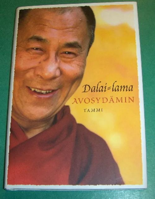 Avosydämin - Dalai-lama | Saimaan Antikvariaatti | Osta Antikvaarista - Kirjakauppa verkossa