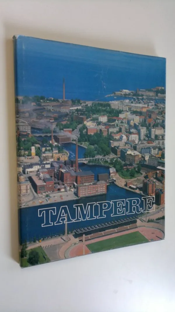 Tampere : sinisten järvien kaupunki = de blåa sjöarnas stad = city of blue lakes : värikuvateos Tampereesta | Finlandia Kirja | Osta Antikvaarista - Kirjakauppa verkossa