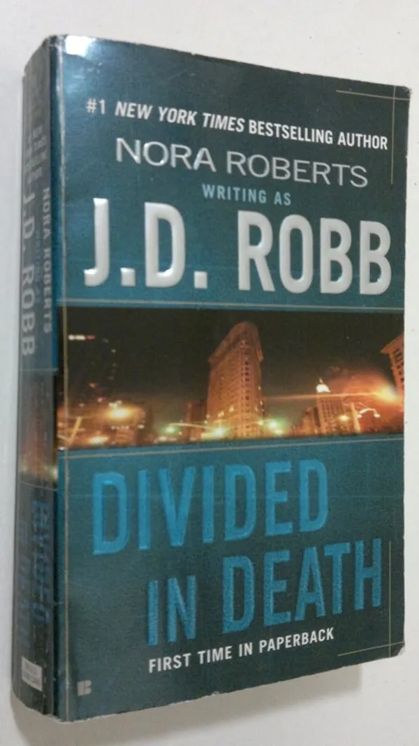 Divided in Death - J. D. Robb (Nora Roberts) | Finlandia Kirja | Osta Antikvaarista - Kirjakauppa verkossa