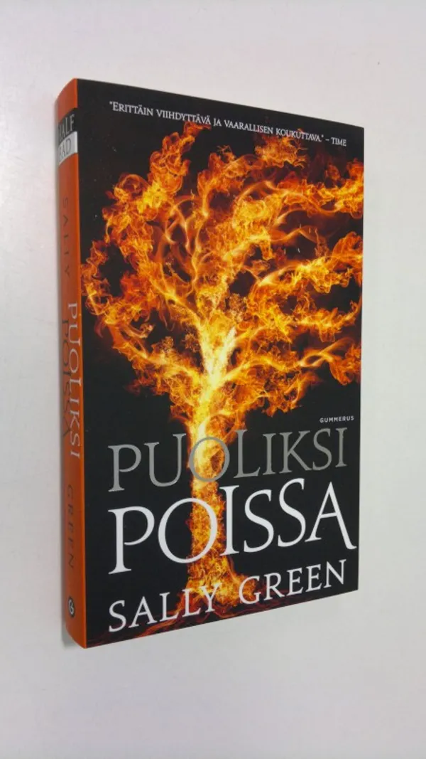 Puoliksi poissa - Green, Sally | Finlandia Kirja | Osta Antikvaarista - Kirjakauppa verkossa