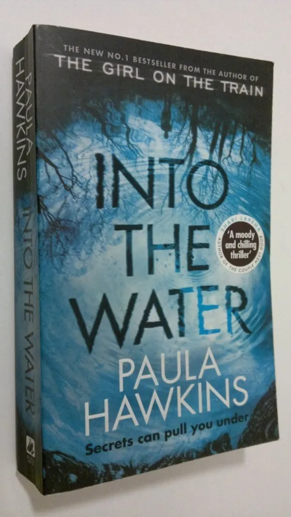 Into the water - Hawkins, Paula | Finlandia Kirja | Osta Antikvaarista - Kirjakauppa verkossa