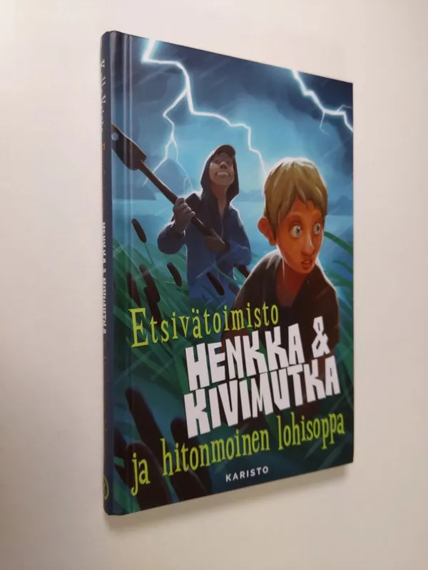 Etsivätoimisto Henkka & Kivimutka ja hitonmoinen lohisoppa (ERINOMAINEN) - Veirto, Kalle | Finlandia Kirja | Osta Antikvaarista - Kirjakauppa verkossa