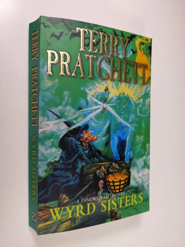 Wyrd Sisters - Pratchett, Terry | Finlandia Kirja | Osta Antikvaarista - Kirjakauppa verkossa