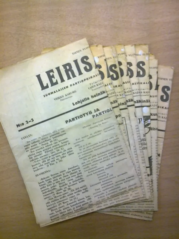 Leirisääski 1935 nrot 1-10 Suomalaisen partiopoikaliiton kalevalaleirin lehti, toinen vuosikerta (8 lehteä, nrot 2-3 ja 9-10 kaksoisnumeroita) - Karumo Veikko (päätoim) | Kirja Waldemar | Osta Antikvaarista - Kirjakauppa verkossa