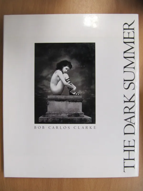 The Dark Summer - Clarke Bob Carlos Clarke | Kirja Waldemar | Osta Antikvaarista - Kirjakauppa verkossa