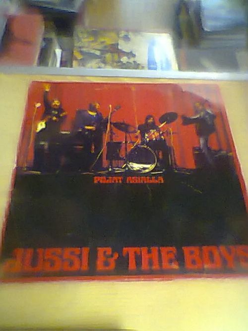 Jussi & The Boys ?– Pojat Asialla LP | Tomin antikvariaatti | Osta Antikvaarista - Kirjakauppa verkossa