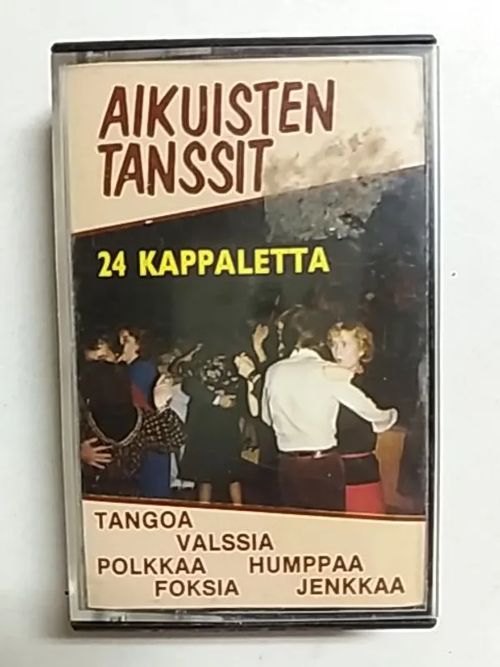 Aikuisten tassit - JP Musiikki Oy | Antikvaari Kirja- ja Lehtilinna / Raimo Kreivi | Osta Antikvaarista - Kirjakauppa verkossa