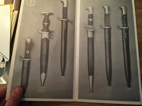 Carl Julius Krebs - Solingen - II maailmansodan aikainen Saksalainen miekka- ja tikariesite - Blanke Waffen | Antikvariaatti Bookkolo | Osta Antikvaarista - Kirjakauppa verkossa