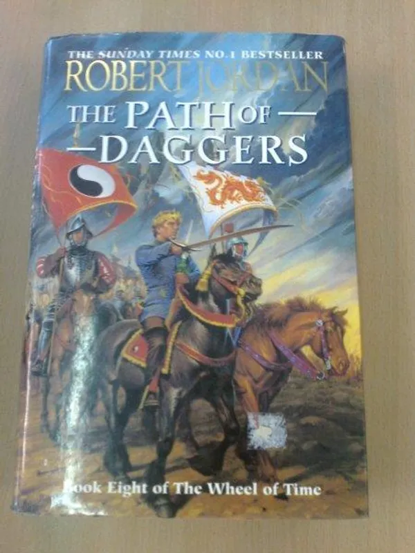 The Path of Daggers (Book Eight of The Wheel of Time) - Jordan Robert | Divari Kaleva | Osta Antikvaarista - Kirjakauppa verkossa