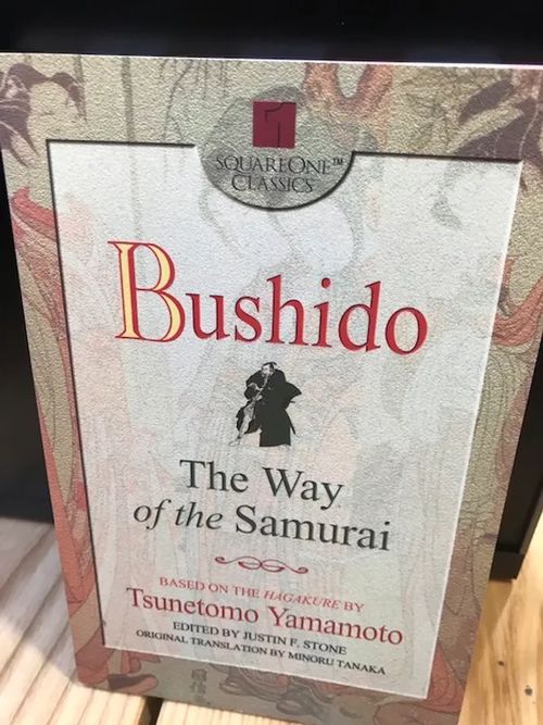 Bushido the Way of the Samurai - Yamamoto Tsunetomo | Booksbymuni | Osta Antikvaarista - Kirjakauppa verkossa