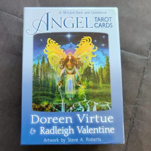 Angel Tarot Cards (78 korttia ja ohjekirja) - Virtue Doreen, Radleigh Valentine | Booksbymuni | Osta Antikvaarista - Kirjakauppa verkossa