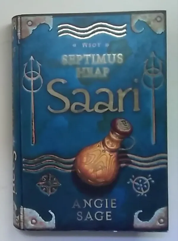 Saari - Septimus Heap 5 - Sage Angie | Antikvariaatti Kirjakari | Osta Antikvaarista - Kirjakauppa verkossa