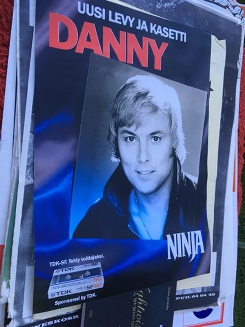 Keikkajuliste Danny Ninja | Hantikva | Osta Antikvaarista - Kirjakauppa verkossa