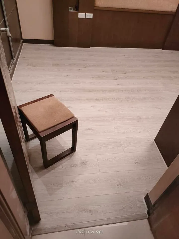 舊磁磚換木地板｜施工前後對照