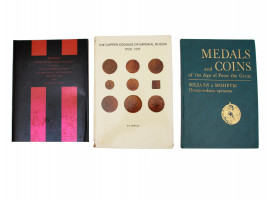 A LOT OF 3 COLLECTIBLE BOOKS ABOUT RUSSIAN MEDALS