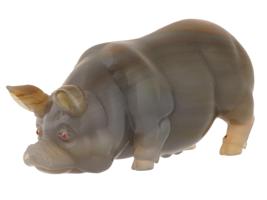 RUSSIAN CARVED AGATE PIG FIGURINE W GOLD AND RUBY EYES