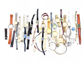 A LOT OF VINTAGE WRISTWATCHES