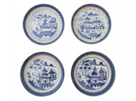 FOUR ANTIQUE CHINESE CANTON PORCELAIN PLATES