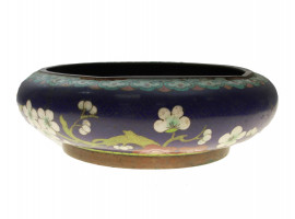 A VINTAGE CHINESE CLOISONNE ENAMEL FLOWERS BOWL