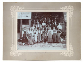 AN ANTIQUE RUSSIAN PHOTOGRAPH W. GROUP OF GYPSIES