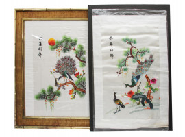 CHINESE PAIR OF SILK COLORED EMBROIDERY PEACOCKS