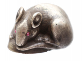 A RUSSIAN SILVER MOUSE FIGURINE WITH RUBY EYES