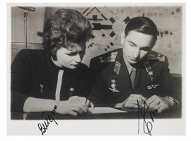 A VINTAGE AUTOGRAPHED PHOTO OF SOVIET COSMONAUTS