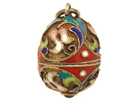 A RUSSIAN SILVER EGG PENDANT CLOISONNE ENAMEL